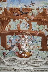 Weinreben, Trauben, Blumen und Vögel (Detail)