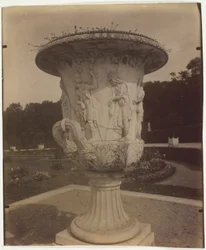 Versailles, (Vase)