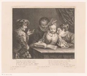 Singende junge Frau und drei junge Männer an einem Tisch