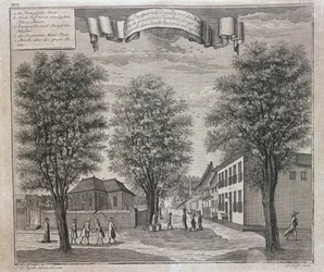 Die portugiesische Kirche und chinesische sowie europäische Häuser in einer Straße in Batavia, aus einer Serie von Ansichten von Batavia 