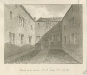 Lichfield - Hof eines alten Hauses in The Close