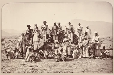 Afridi-Posten in der Nähe von Jumrood, Khyber und Rotass in der Ferne?, ca. 1879
