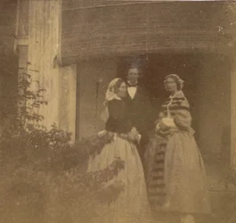 [Gräfin Canning mit Gästen, Regierungshaus, Allahabad], 1858