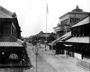 Eine Straße in Tokio, Japan, Foto von John Lawson Stoddard (1850-1931), Reisender und Konferenzredner, Bildungswerk für Chicago