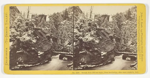 Nevada Fall (700 Fuß hoch), von der Fußbrücke aus, nach einem Schneesturm im Juli, Nr. 1208 aus der Serie „Kalifornien - Yo-Semite Valley“