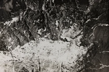 Album "Meine weltkriegs - Erinnerungen Südwestfront (Kärnten, Italien, Südtirol) 31/03/1915-12/11/1918 - Josef Zohles Wien": Luftaufnahme der Kriegszone