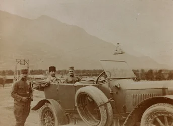 Album "Meine weltkriegs - Erinnerungen Südwestfront (Kärnten, Italien, Südtirol) 31/03/1915-12/11/1918 - Josef Zohles Wien": türkischer General in einem Kriegsgebiet