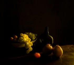 Dunkles Obst Stillleben