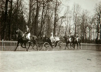 Zar Nikolaus II. und Zarin Alexandra Fjodorowna von Russland in einer Kutsche, frühes 20. Jahrhundert