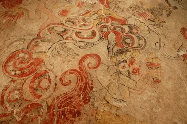 Höhleneingang zur Unterwelt, Eingang zum Blumenberg, Maya; Maya-Wandmalereien; San Bartolo, 2002 (Foto)
