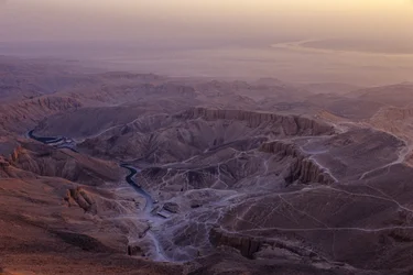 Ägyptens Tal der Könige, nahe Luxor, Nil im Hintergrund, Neues Reich, Ägypten