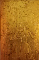 Goldschrein umgibt Sarkophag zeigt Göttin Isis, KV 62, 2009 (Foto)