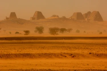 Pyramiden von Meroe, Pyramiden von Begarawiya, Sudan; Nubien; Schwarze Pharaonen; Dritte Zwischenzeit…, 2007