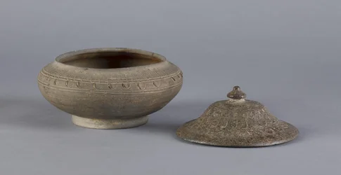 Dose mit Deckel, Silla-Dynastie
