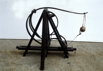 Eine Katapult. Modell nach der Zeichnung von Leonardo da Vinci. Museum für Wissenschaft und Technologie, Mailand
