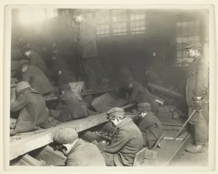 Ein Blick auf Arbeiter im Ewen Breaker der Pennsylvania Coal Company