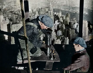 Die letzten Bolzen am Morgenmast des Empire State Building, um 1931