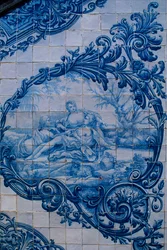 Glasierte Fliesen aus dem Palast der Grafen von Estoi, Estoi, Portugal
