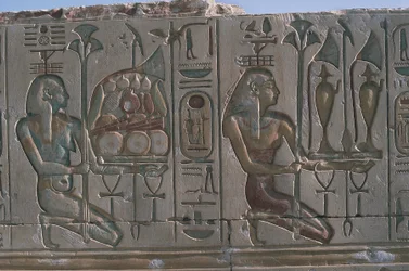 Relief von Votivgaben