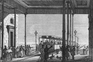 Zug verlässt den Bahnhof Venezia Santa Lucia, Venedig, Italien