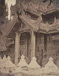 Amerapoora: Tür des Pyathat im Osten des Maha-too-lo-Bounghian Kyoung