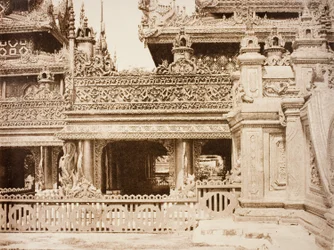 Amerapoora. Ein weiterer Teil des Balkons von Kyoung No. 86 [Maha-too-lo-Bounghian Kyoung]