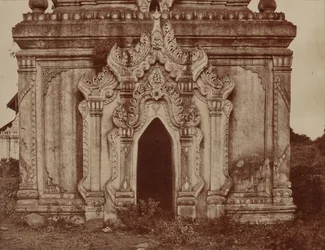 Tsagain Myo: Tür einer kleinen Pagode