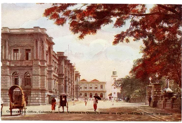 Hauptpostamt, Colombo (links), Eingang des Queen