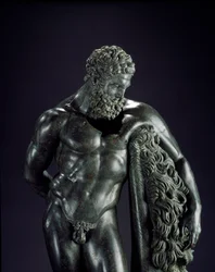 Griechische Kunst: Herakles in Ruhe. Detail. Bronzeskulptur von Lysippos von Sikyon (395-305 v. Chr.) 4. Jahrhundert v. Chr. Aus dem Heiligtum von Ercole Curino, Sulmona. Museo Nazionale Archeologico, Chieti, Italien