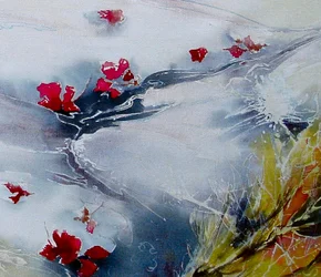 Blütenblätter treiben flussabwärts