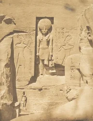 Dekoration des Eingangs zum großen Spéos von Abousembil Le Dieu Phré empfängt die Opfergaben, März 1850