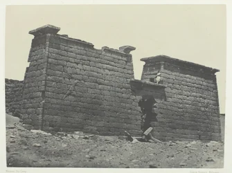 Hémi-Spéos De Séboua, Pylonen, Nubien