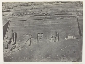 Ibsamboul, Allgemeine Ansicht des großen Spéos von Phrè; Nubien, Tafel 102 aus dem Album "Egypte, Nubie, Palestine et Syrie" (1852)