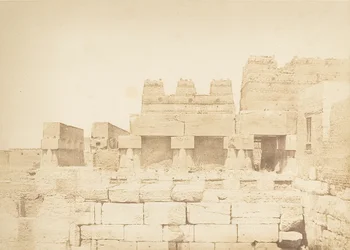 Taubenschläge auf der südlichen Kolonnade des Palastes von Amenophis III., in Luxor, Theben