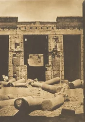 Pfeiler im Hof des Palastes von Ramses-Meiamoun, in Medinet-Habu Theben, 1849-50