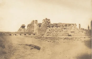 Ruinen der Hypostylhalle des Palastes von Karnak - Ansicht von Südwesten, 1849-50