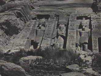 Südlicher Teil des in den Fels gehauenen Tempels von Hathor, Abu Simbel