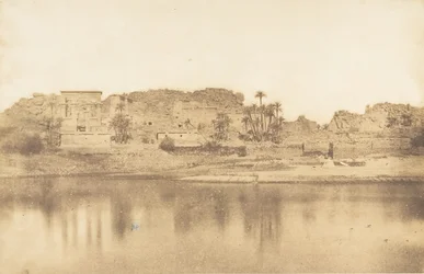 Gesamtansicht der Insel Philae, vom Osten aus gesehen