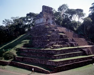 Präkolumbische Zivilisation: Blick auf die Stätte von Palenque in Chiapas, klassische Maya-Periode