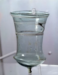 Merowingische Kunst: Glas. Gallien 6. Jahrhundert. Musée national d