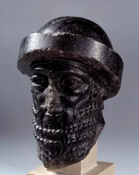 Mesopotamien: in Diorit geschnitzter Kopf namens Hammurabi. Aus Susa