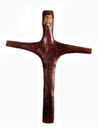 Mexikanische Kunst: Polychromes Holzkreuz mit geschnitztem Christuskopf aus einem Stück. 17. Jahrhundert. Mexiko, Michoacán Regionalmuseum