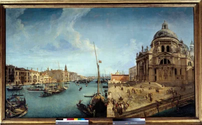 Blick auf den Eingang des Canal Grande und die Kirche Salute in Venedig