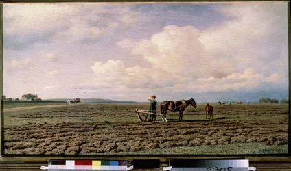 Auf dem Feld. Beschreibung einer Landschaft mit gepflügten Feldern, Bauern und ihren von Pferden gezogenen Pflügen, in der Ferne ein Gespann auf einem Feldweg