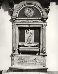 Denkmal für Graf Ugo, Markgraf der Toskana (Marmor)