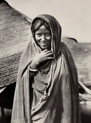 „Ein Imperium aufbauen“ im faschistischen Zeitalter: eine Frau aus dem Habab Stamm, 09/05/1936