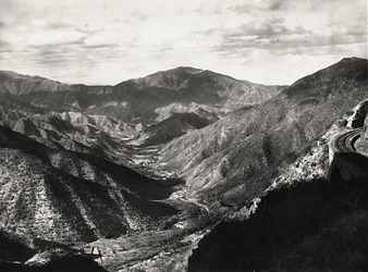 „Ein Imperium aufbauen“ im faschistischen Zeitalter: das Dorfu-Tal, 09/05/1936