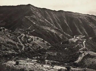 Die Straße auf den Massaua-Asmara-Hügeln, 09/05/1936