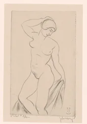 Nackte Frau mit Hand auf dem Kopf