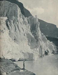 Tumble-Gletscher und Bergsee auf Kanadas höchstem Berg, um 1935